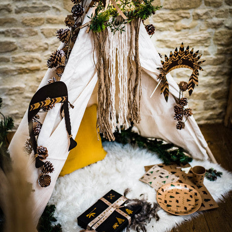 6 Photo Booth Props Into the wild
