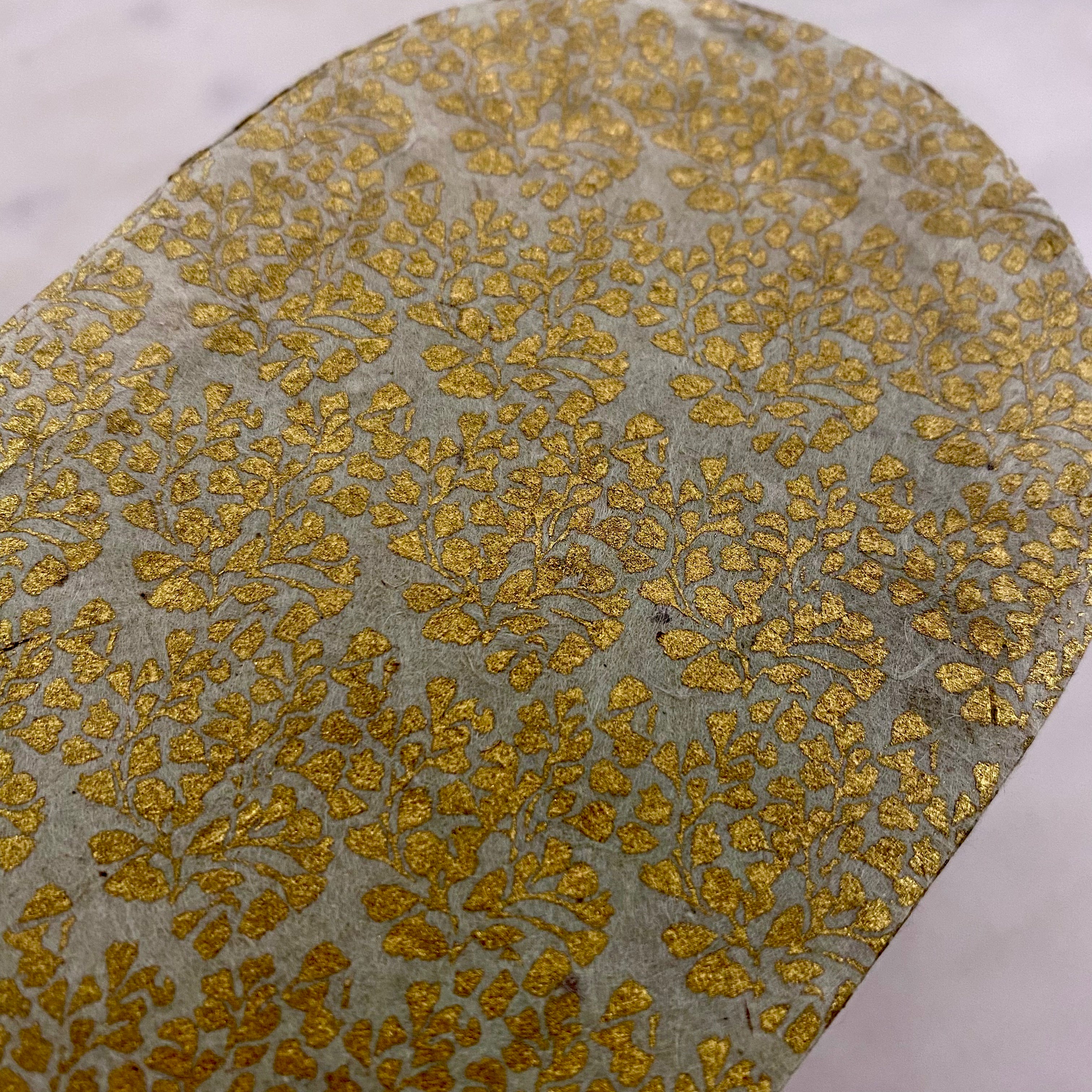 1 Box oval Mint/ Gold