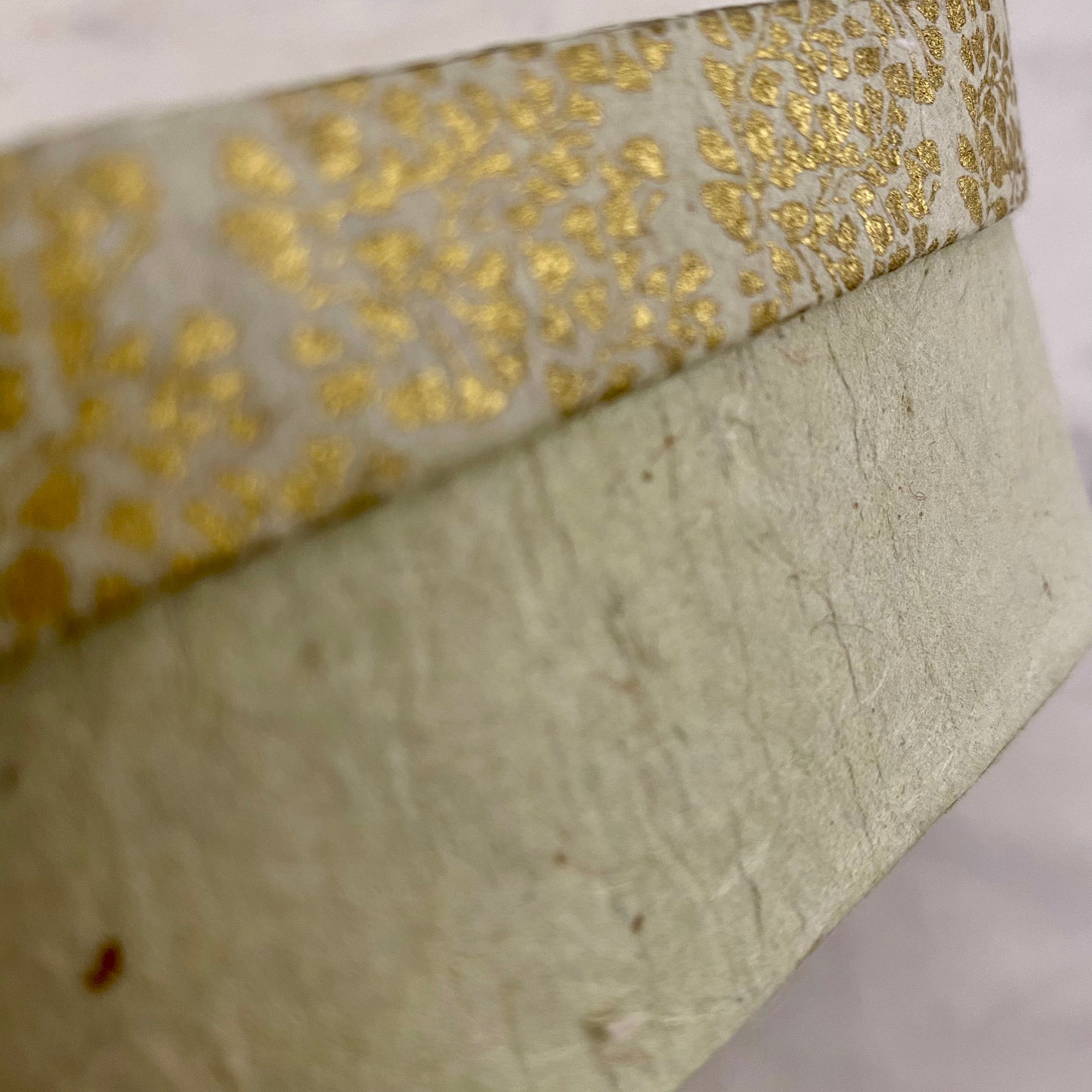 1 Box oval Mint/ Gold