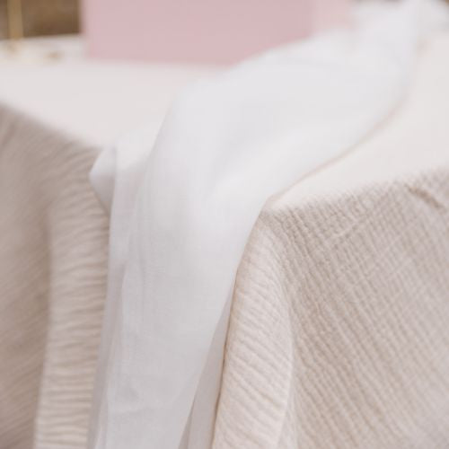 1 Tischläufer weiß