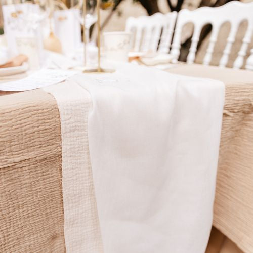 1 Tischläufer weiß