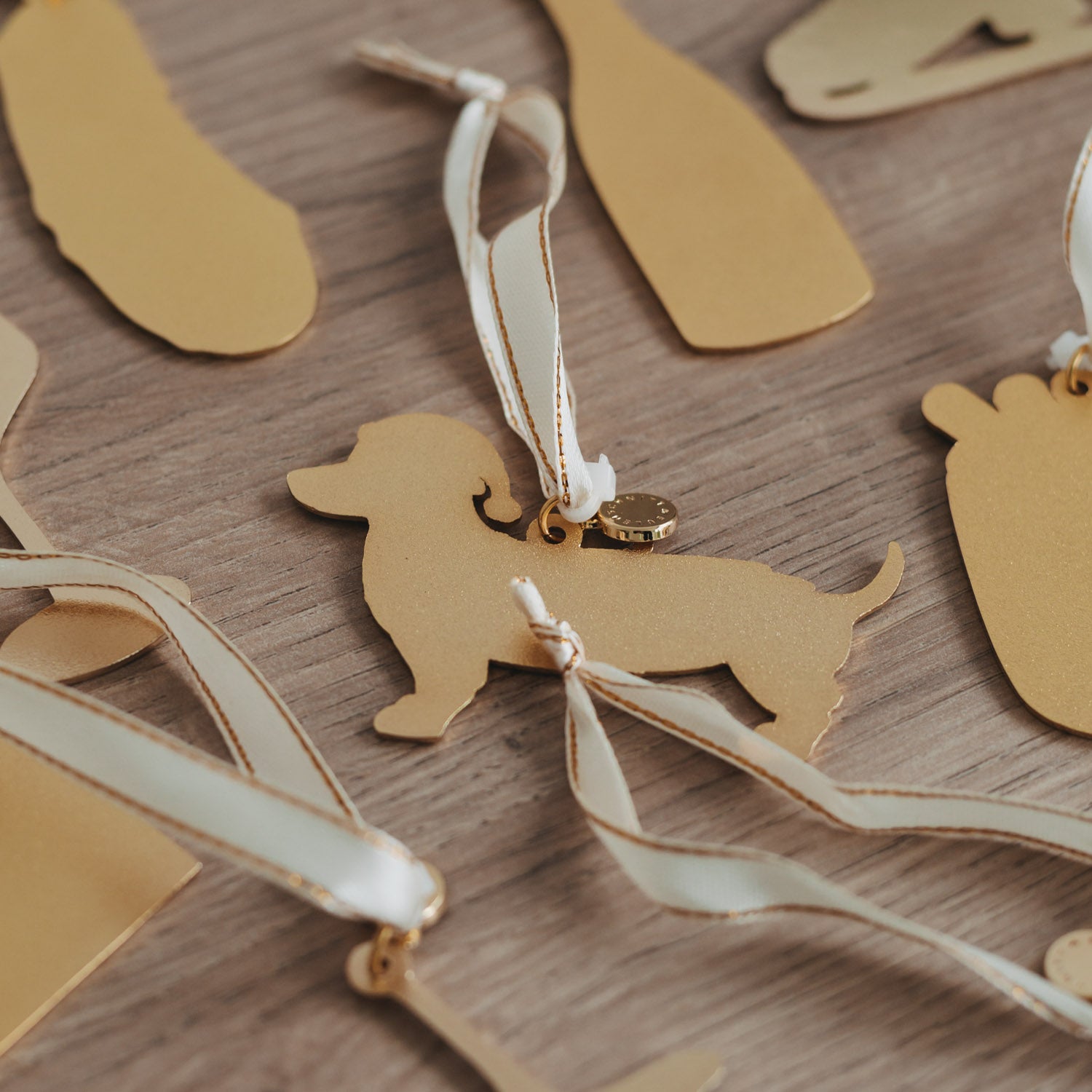 1 Baumschmuck Weihnachtsdackel