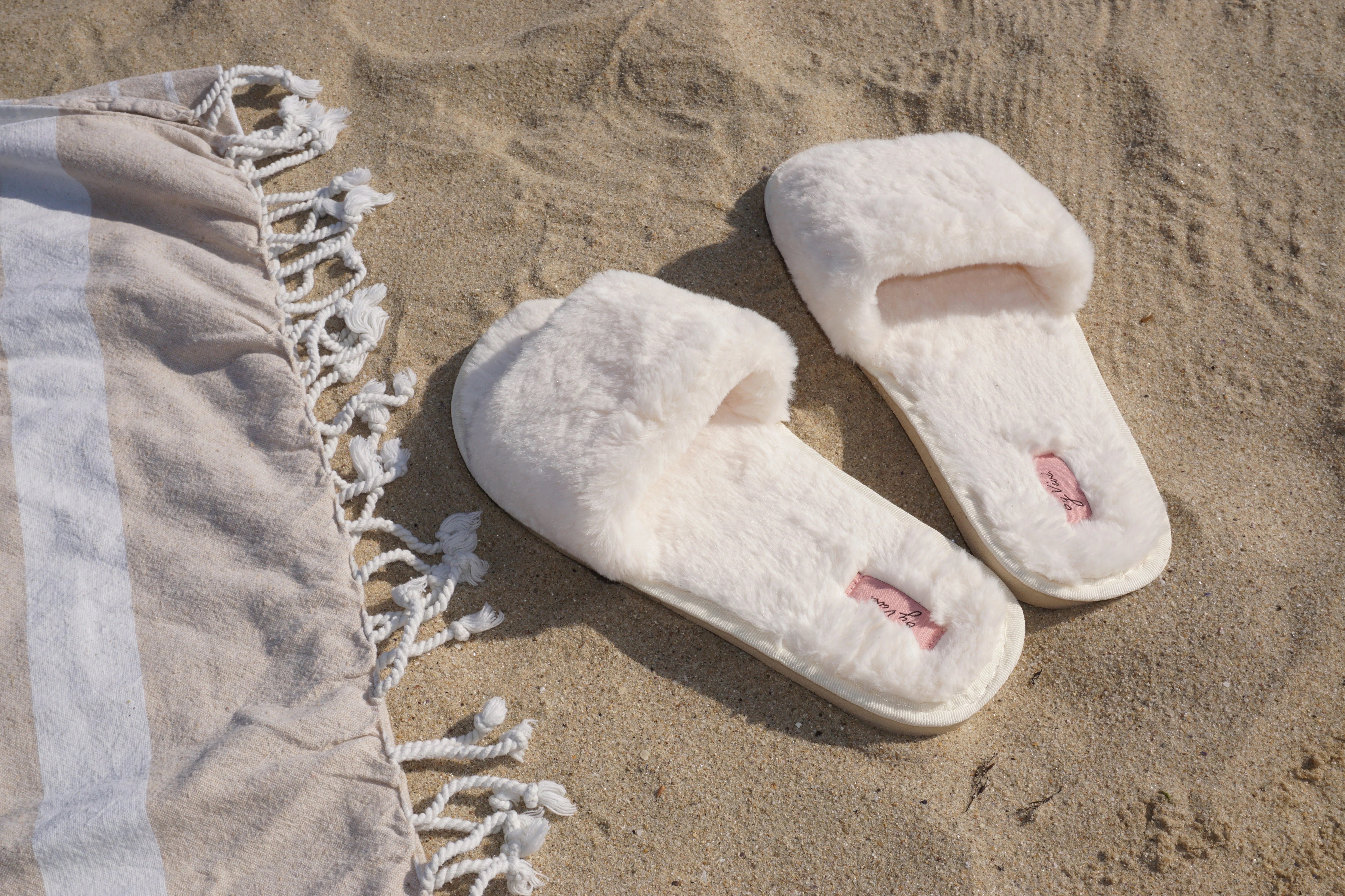 1 Paar Slipper Weiß Gr. 40/41